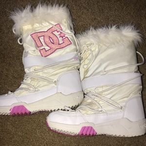 DC girls snow boots!